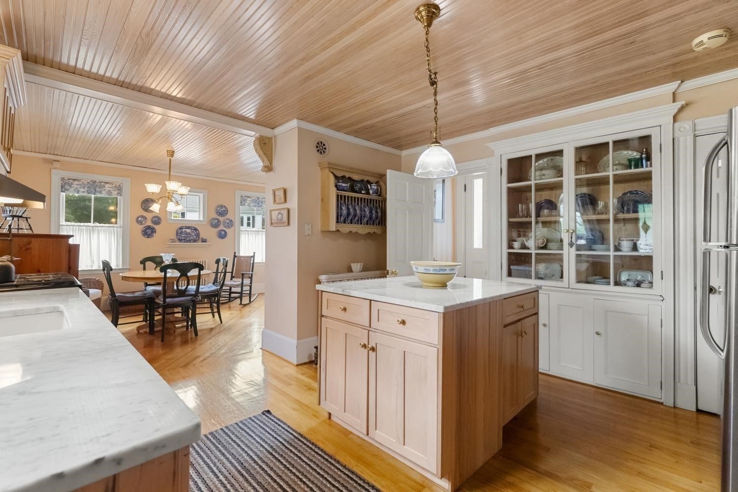 8 Leonard Cir, Medford, MA Photo #17