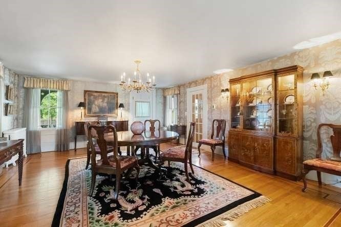 8 Leonard Cir, Medford, MA Photo #13