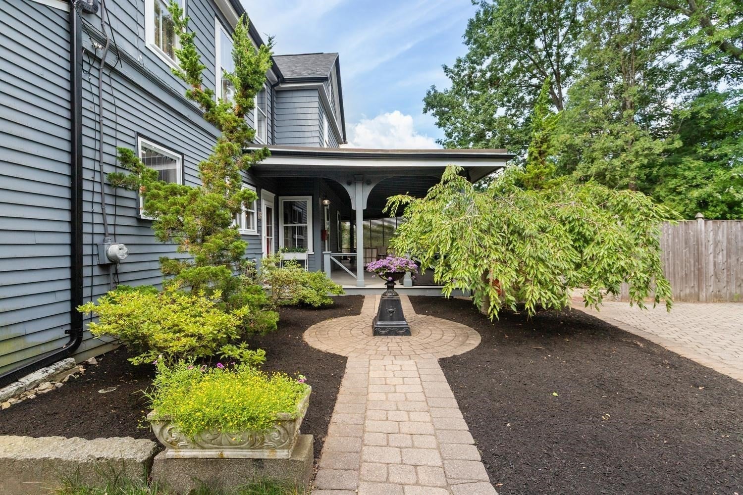 8 Leonard Cir, Medford, MA Photo #4