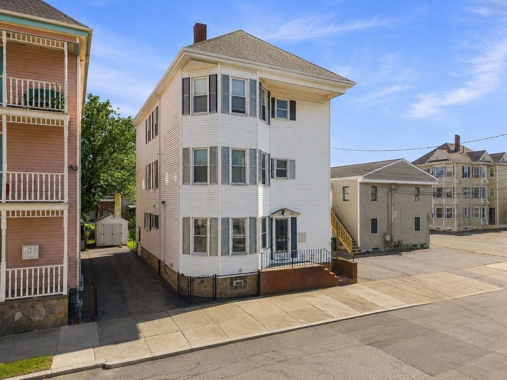 320 Davis Street, New Bedford, MA, 320 Davis Street, New Bedford, MA Photo #2