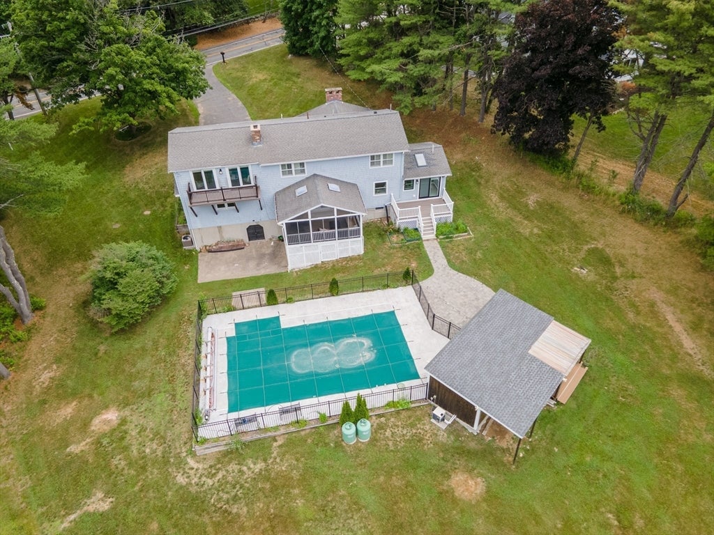 124 Everett St