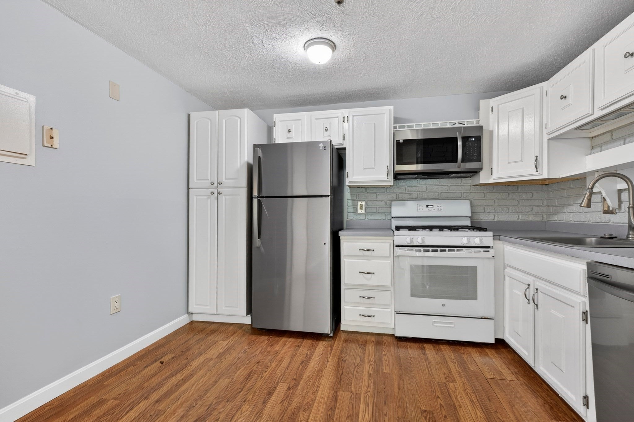 7 Karen Circle #2A, Billerica, MA, 7 Karen Circle #2A, Billerica, MA Photo #3
