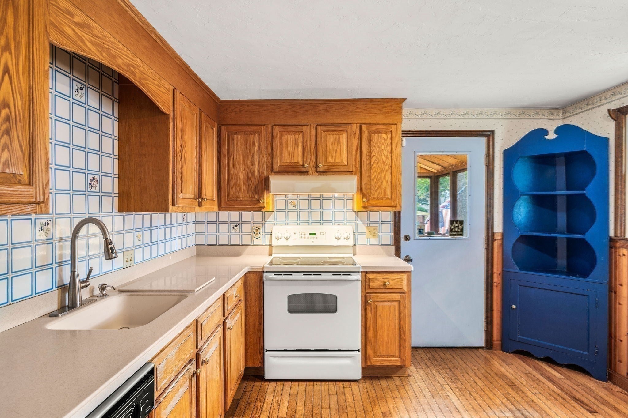 36 Perry Street, Weymouth, MA Photo #8