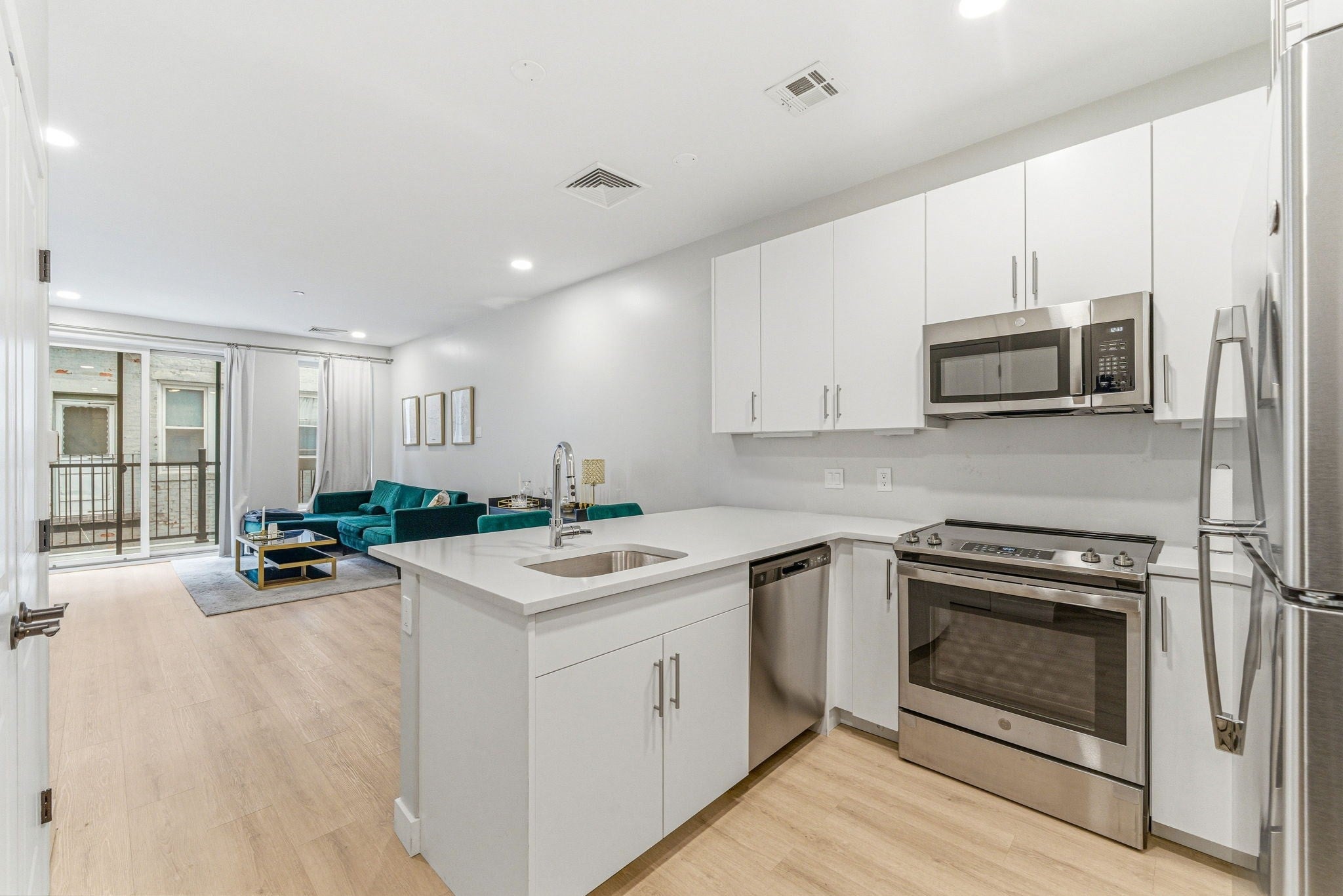 Photo of 157 Chestnut St, Chelsea, MA