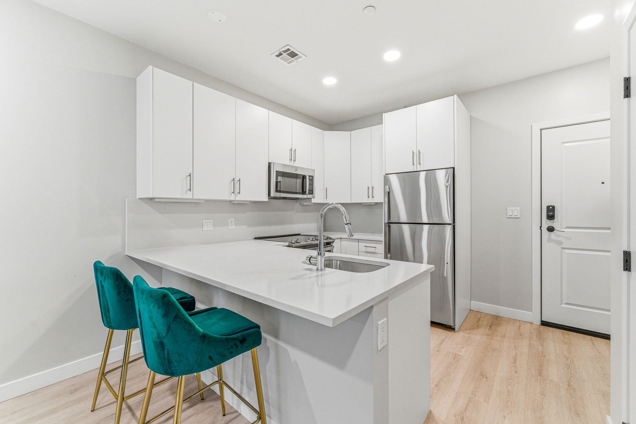 157 Chestnut 203