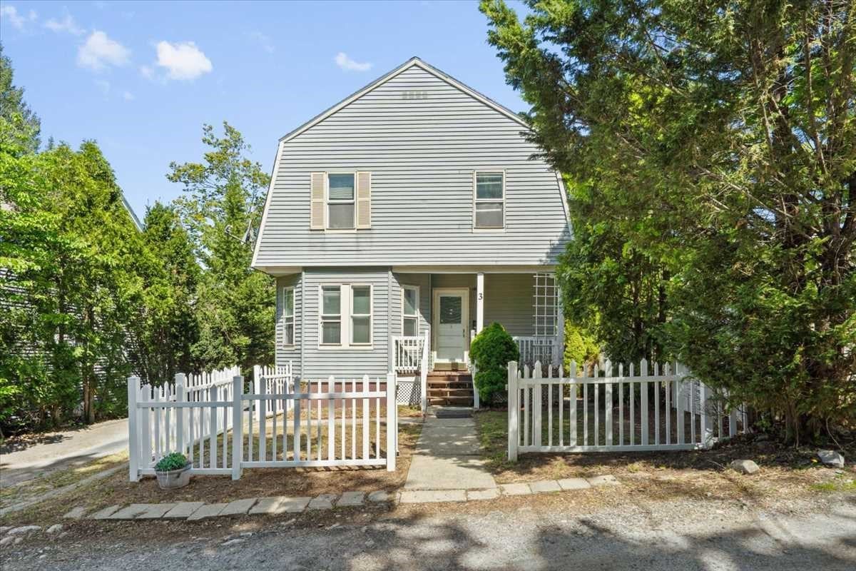 3 Wallace St