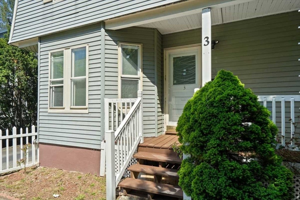 3 Wallace St