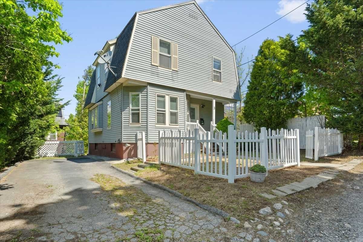 3 Wallace St, Worcester MA 01605