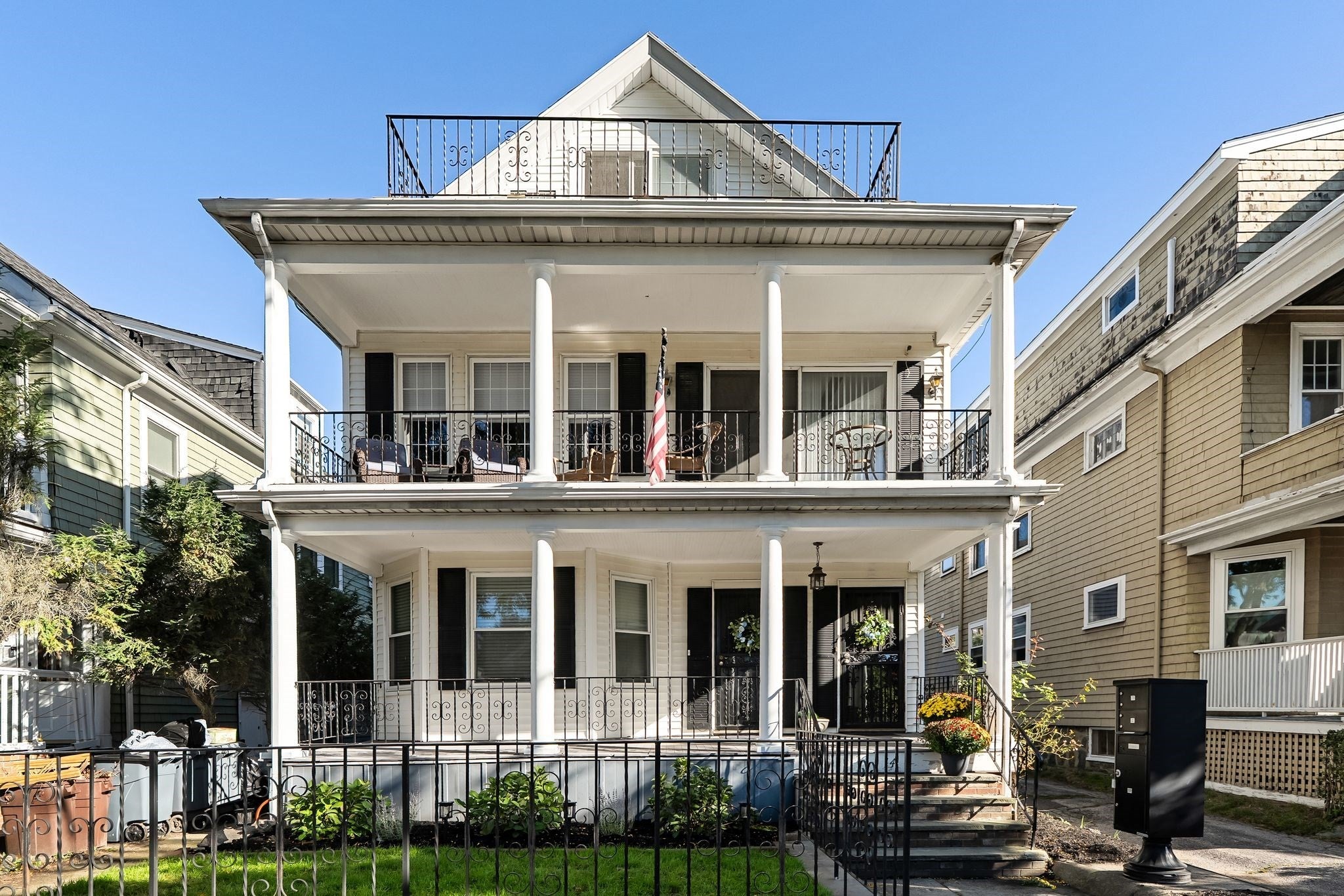 Click for 14 Marine Road #1, Boston, MA slideshow