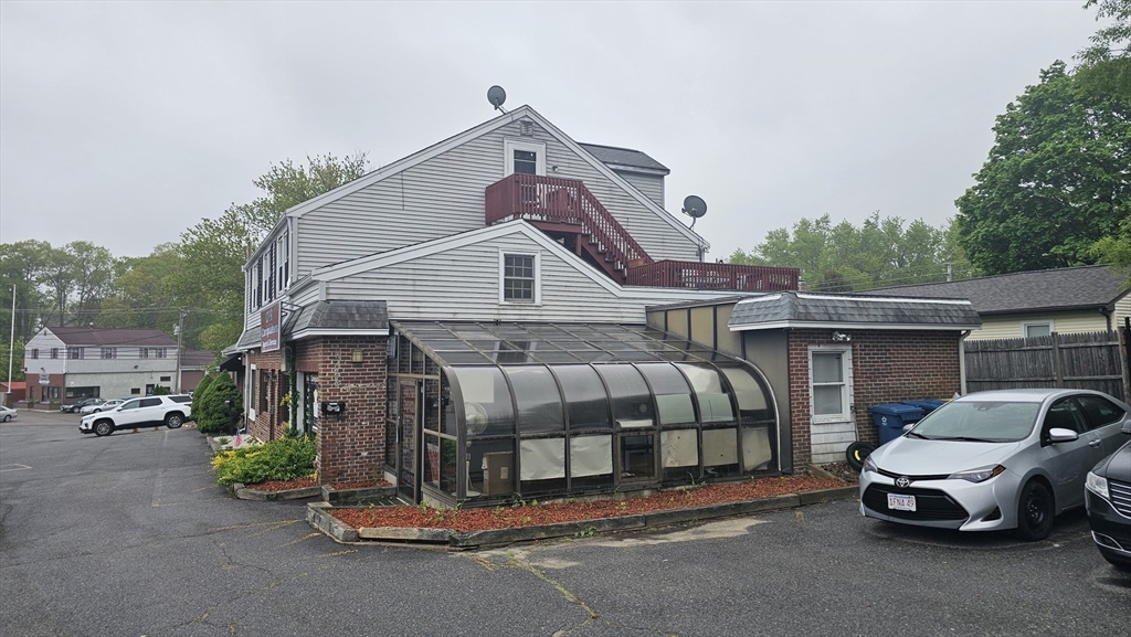 118 North Bedford Street 4
