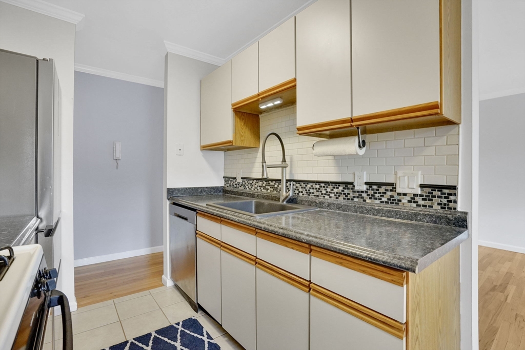 272 Regency Park Dr 272