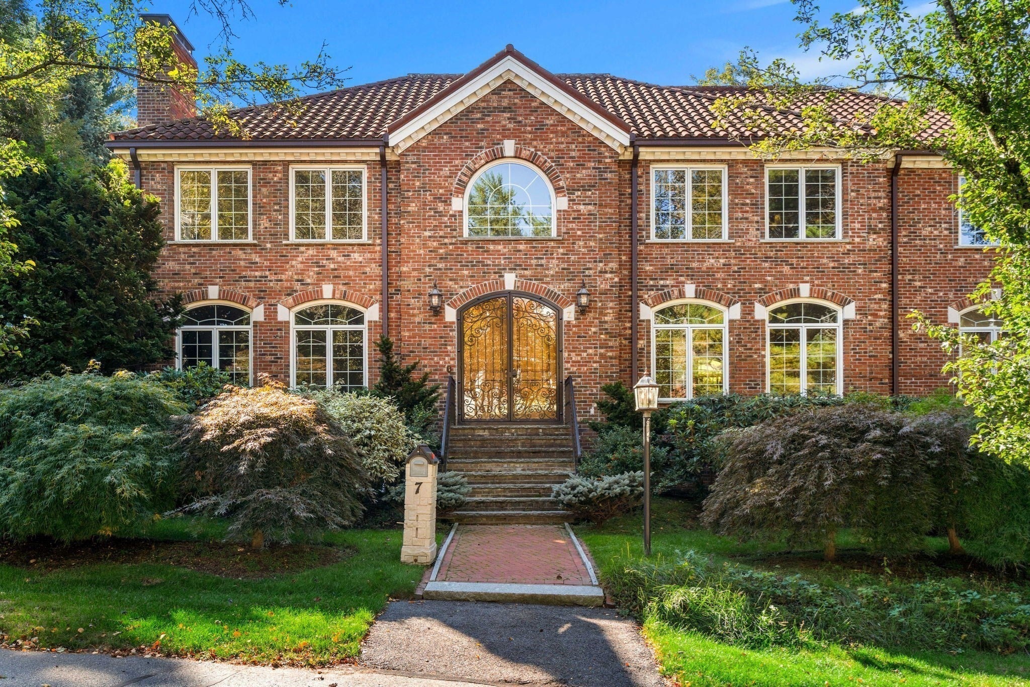 7 Monadnock Rd