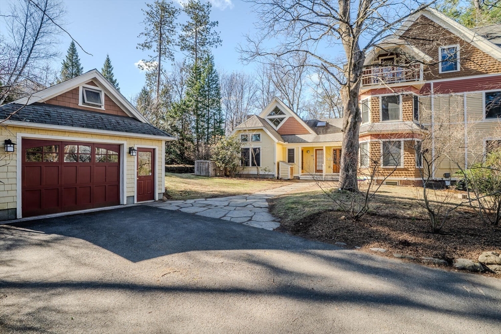 83 Bancroft Rd