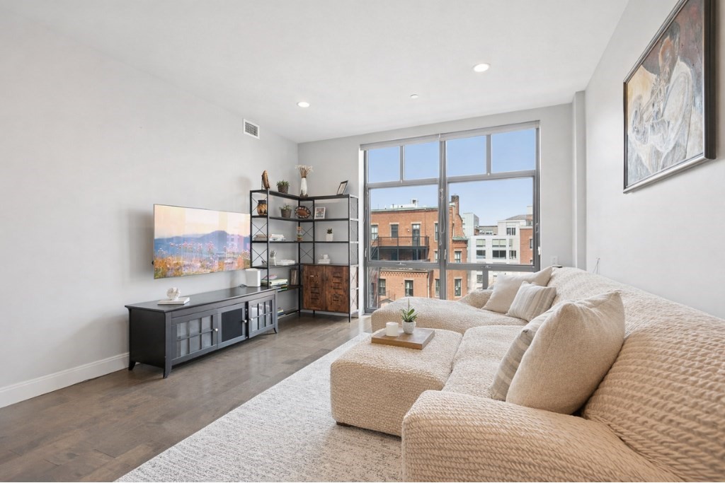 150 Dorchester Ave South Boston 511