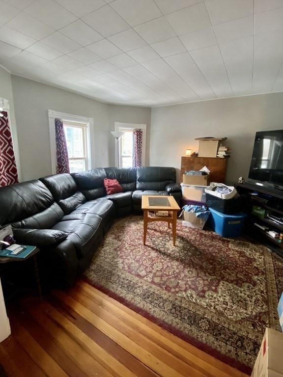110 Crescent Ave 1