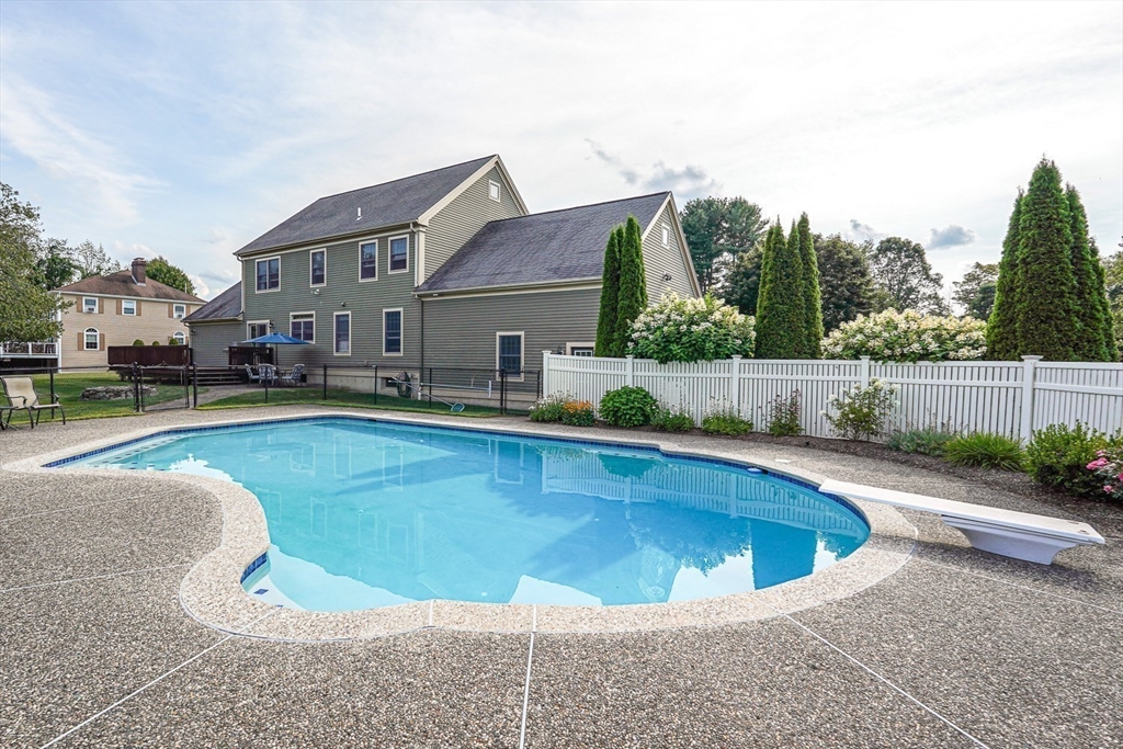 318 W Main St
