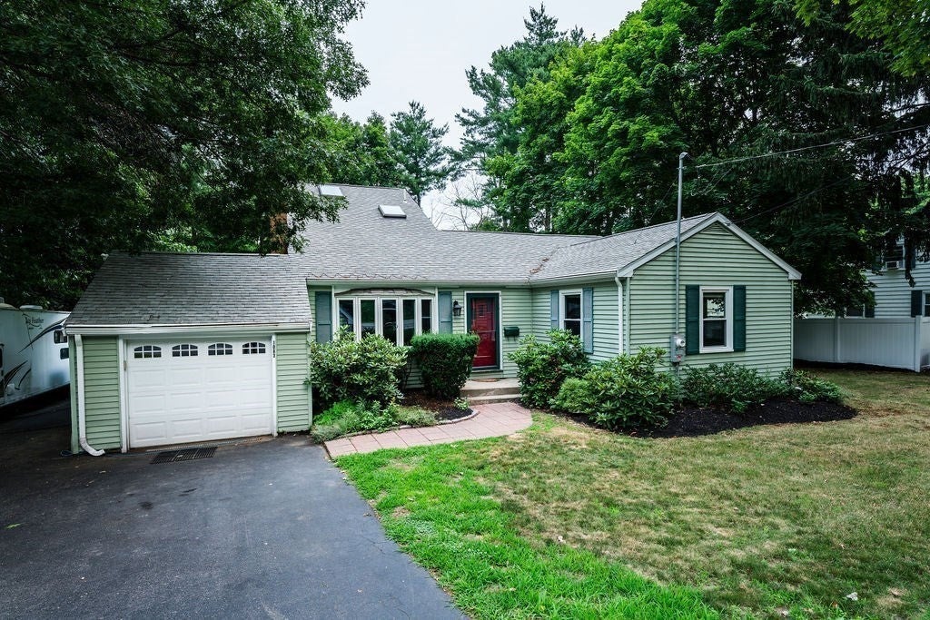 1083 Edgell Rd, Framingham MA 01701