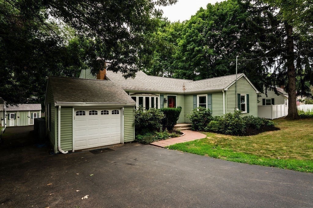 1083 Edgell Rd