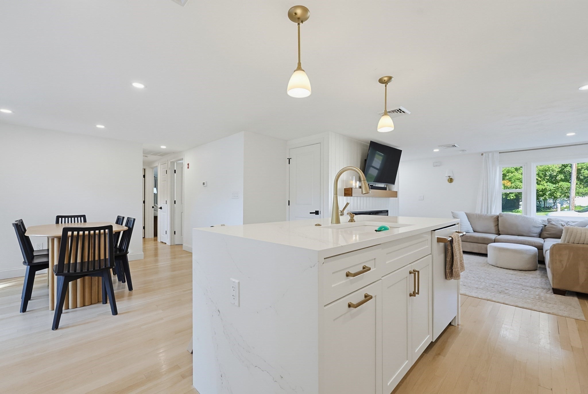 7 Phoenix Road, Auburn, MA, 7 Phoenix Road, Auburn, MA Photo #8