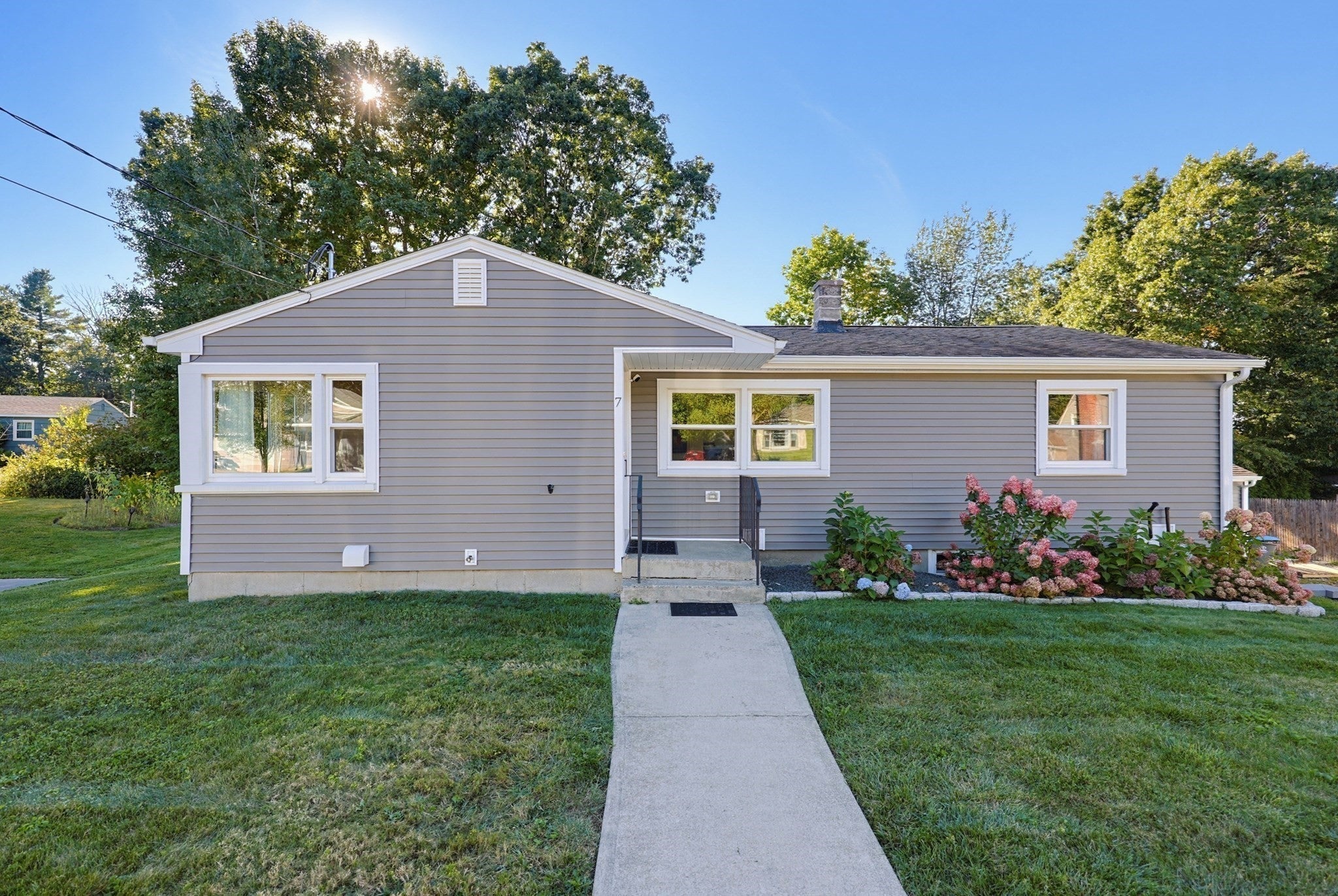 7 Phoenix Road, Auburn, MA, 7 Phoenix Road, Auburn, MA Photo #2