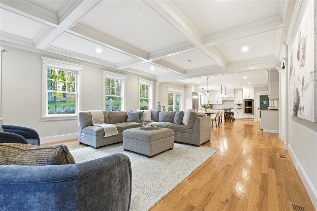 6 Flintlock Rd