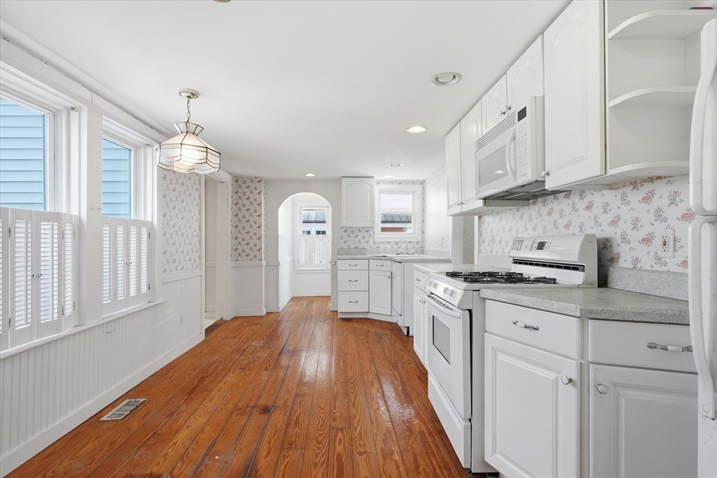 8 Vernon Ct, Newburyport, MA Photo #12