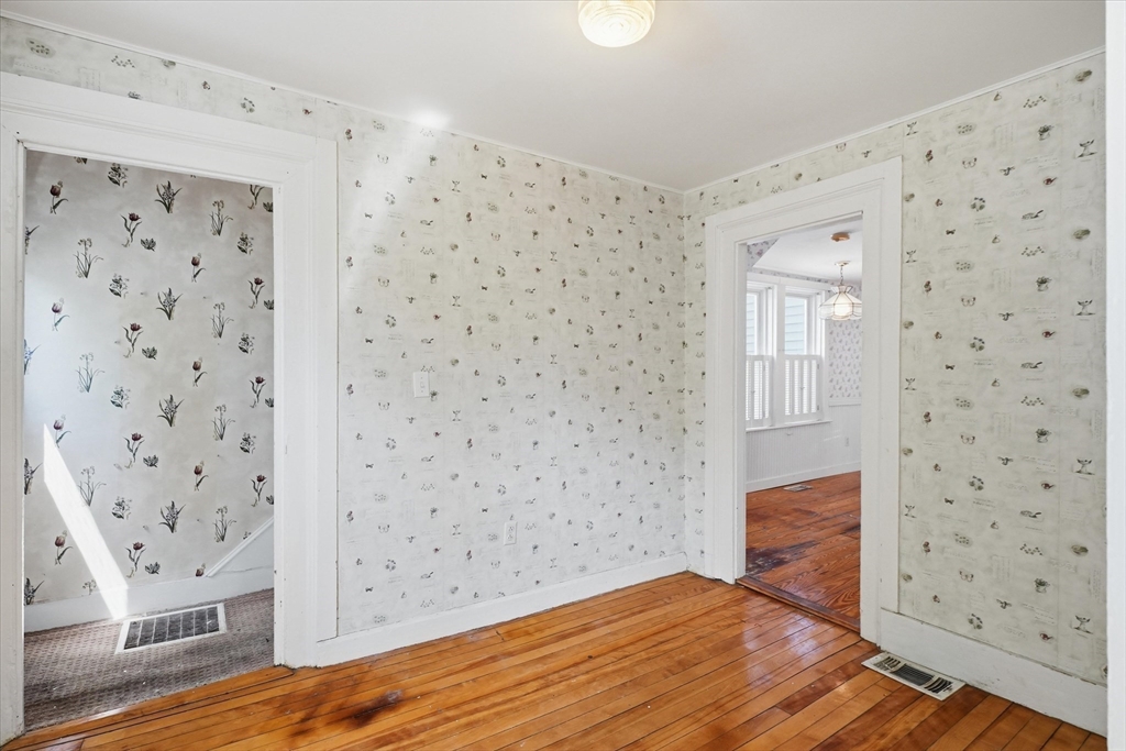 8 Vernon Ct, Newburyport, MA Photo #9