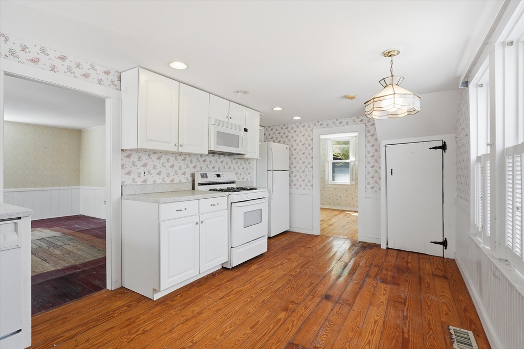 8 Vernon Ct, Newburyport, MA Photo #14