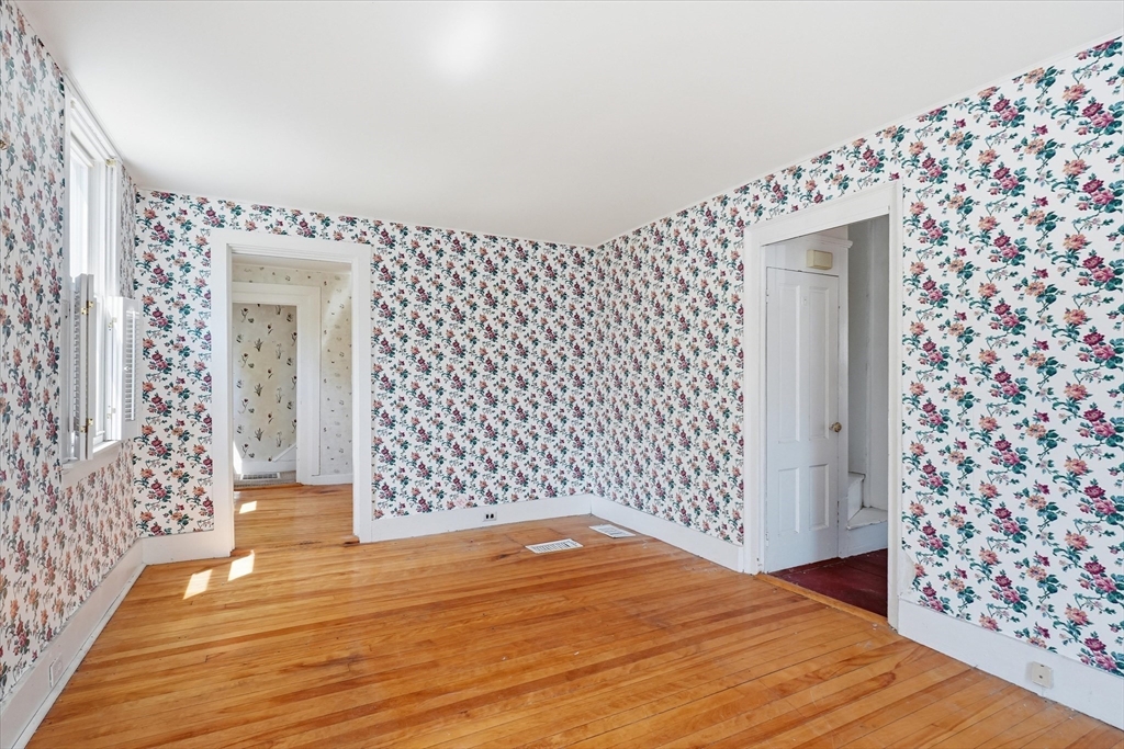 8 Vernon Ct, Newburyport, MA Photo #8