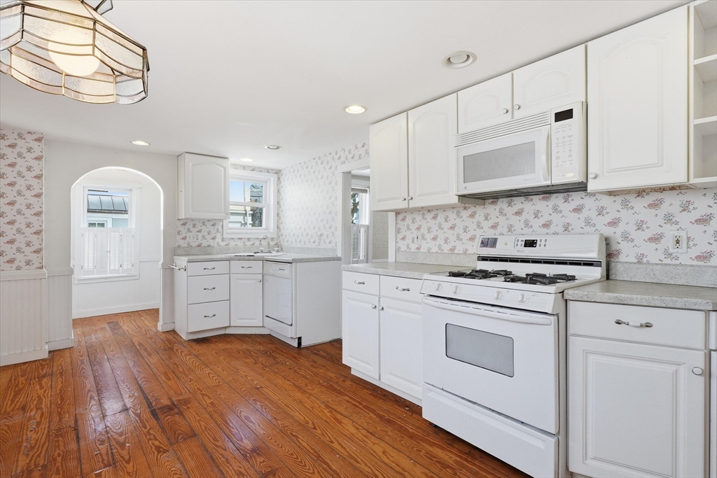 8 Vernon Ct, Newburyport, MA Photo #13