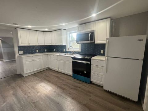 2 Oliver St 3 Southbridge MA 01550