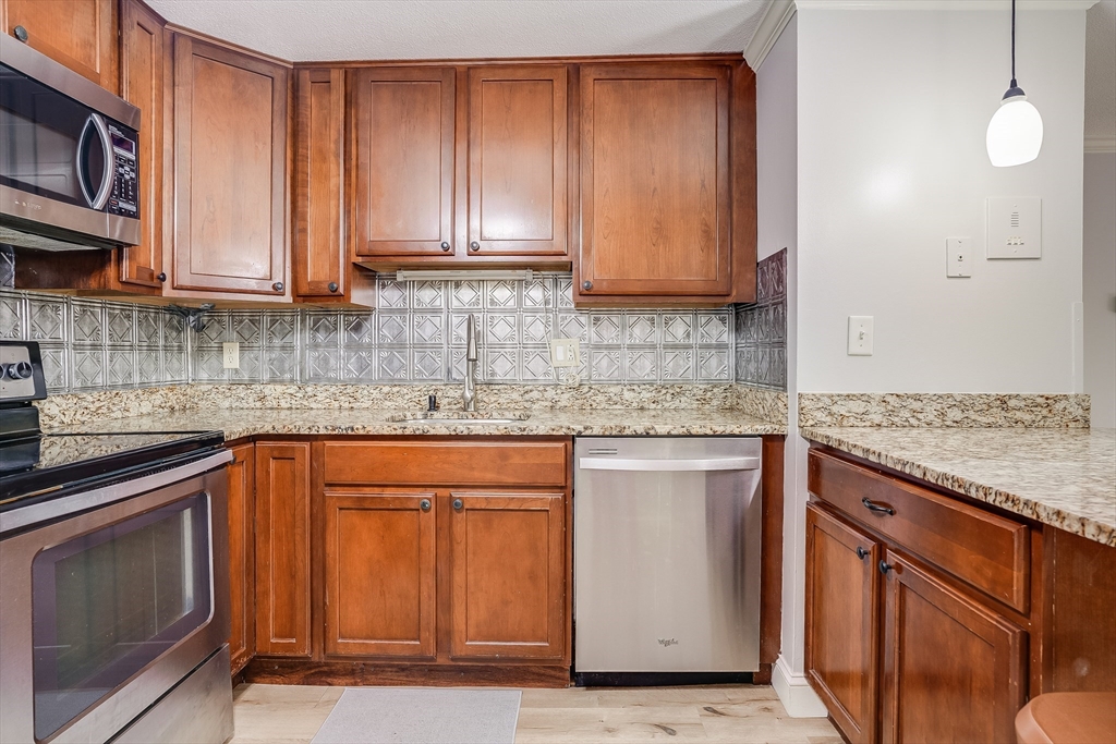 668 Robbins Ave 15