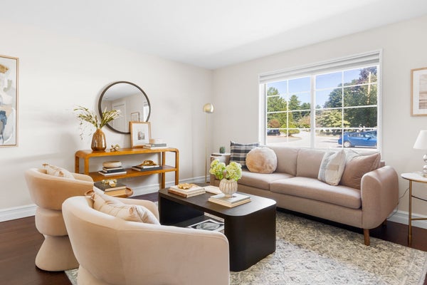 36 ROBERTS DR # 36, BEDFORD, MA 01730 - Image c8a79b5e3aa4c6237873628a5b8755d8/950694893
