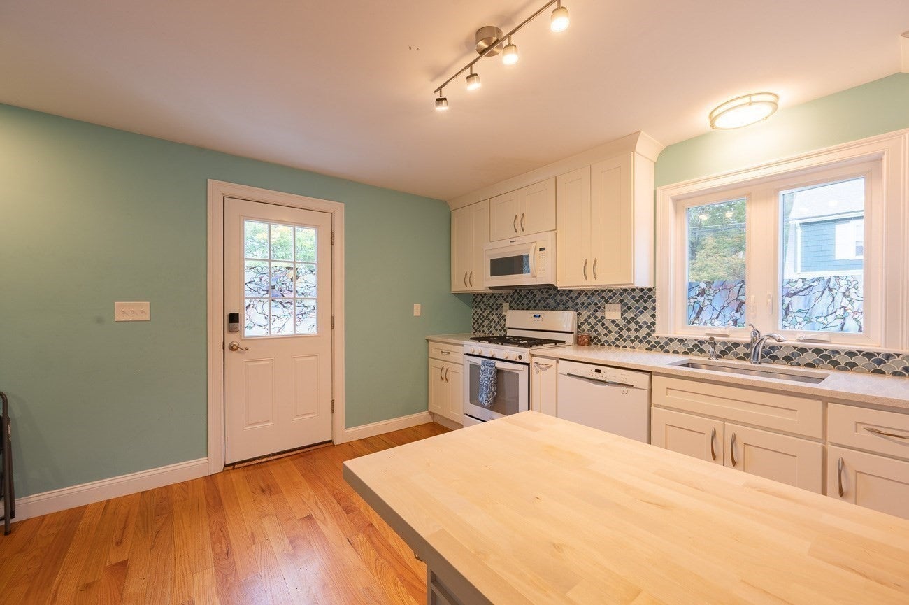 28 Heathcote St, Boston, MA Photo #11