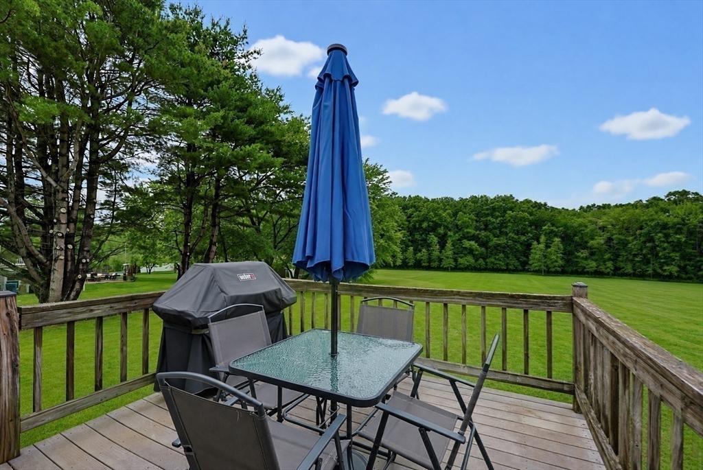 29 Country Club Dr