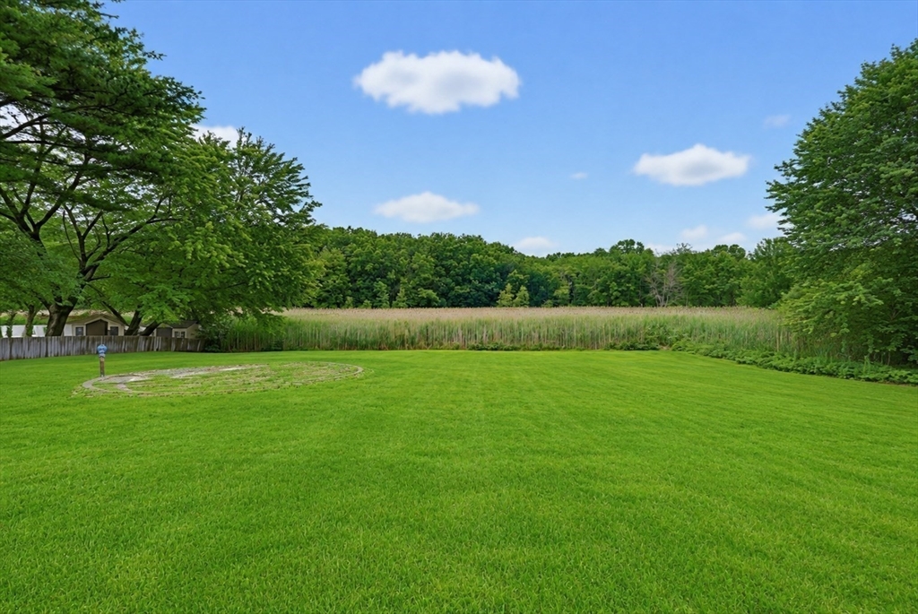 29 Country Club Dr