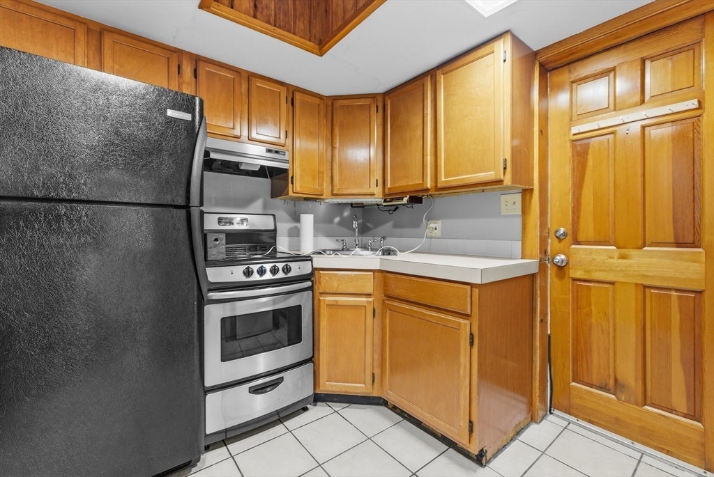 96 Locust St, New Bedford, MA, 96 Locust St, New Bedford, MA Photo #6