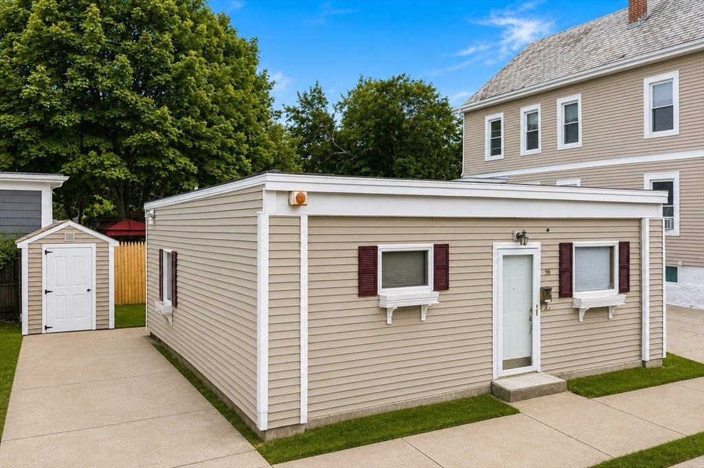 96 Locust St