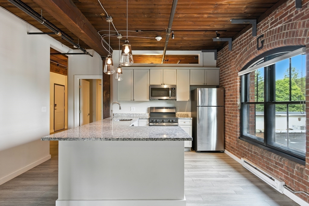 55 Sterling St 306