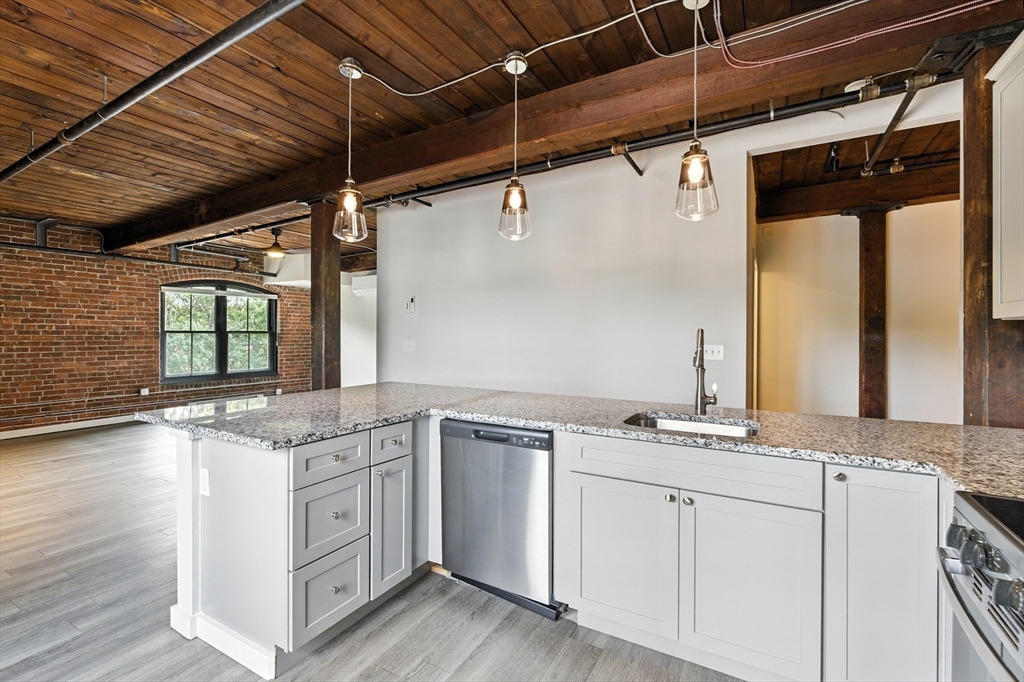 55 Sterling St #306, Clinton, MA Photo #7