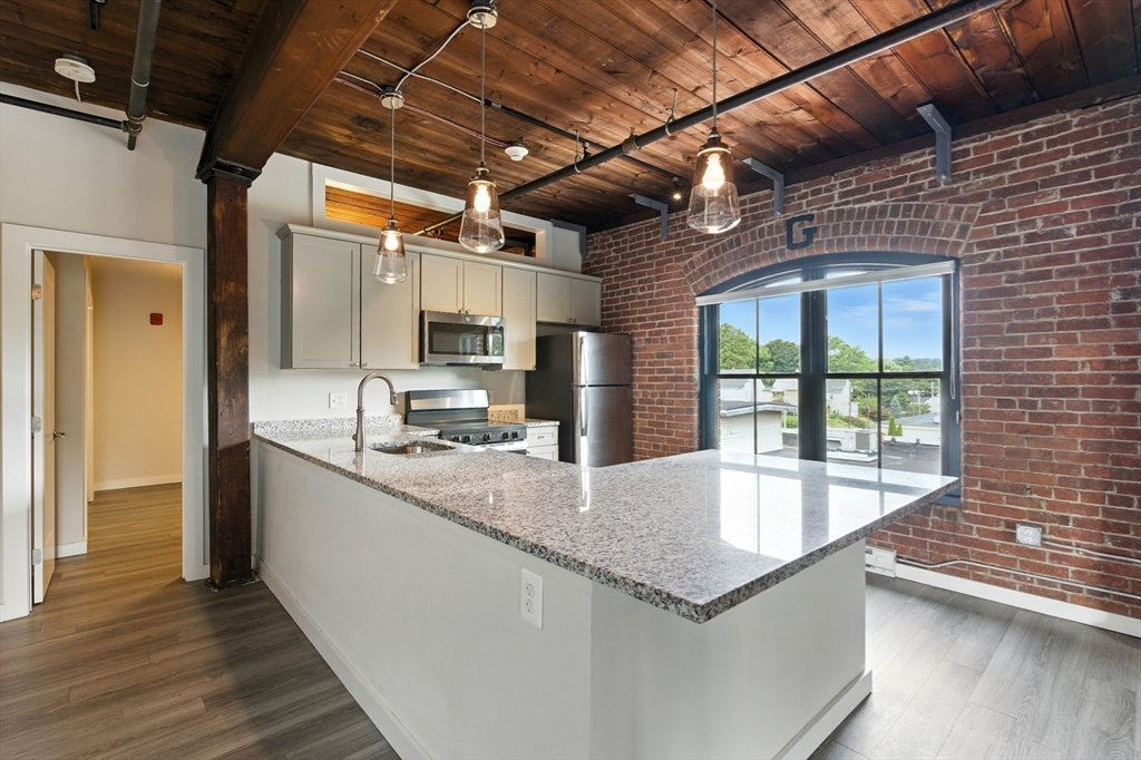 55 Sterling St 306