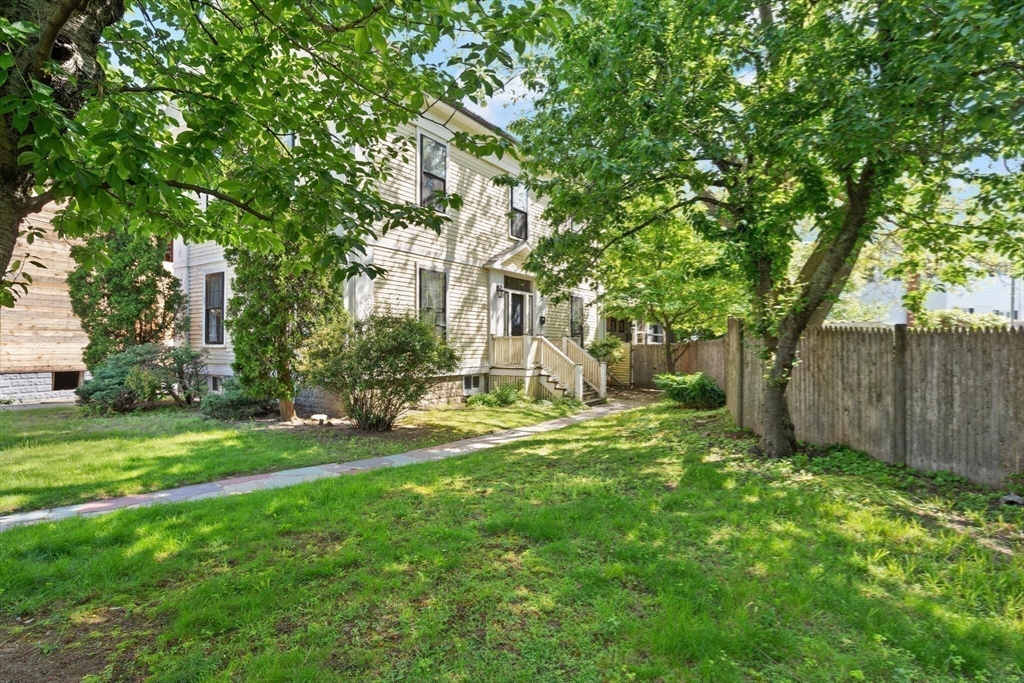 21 College Hill Rd