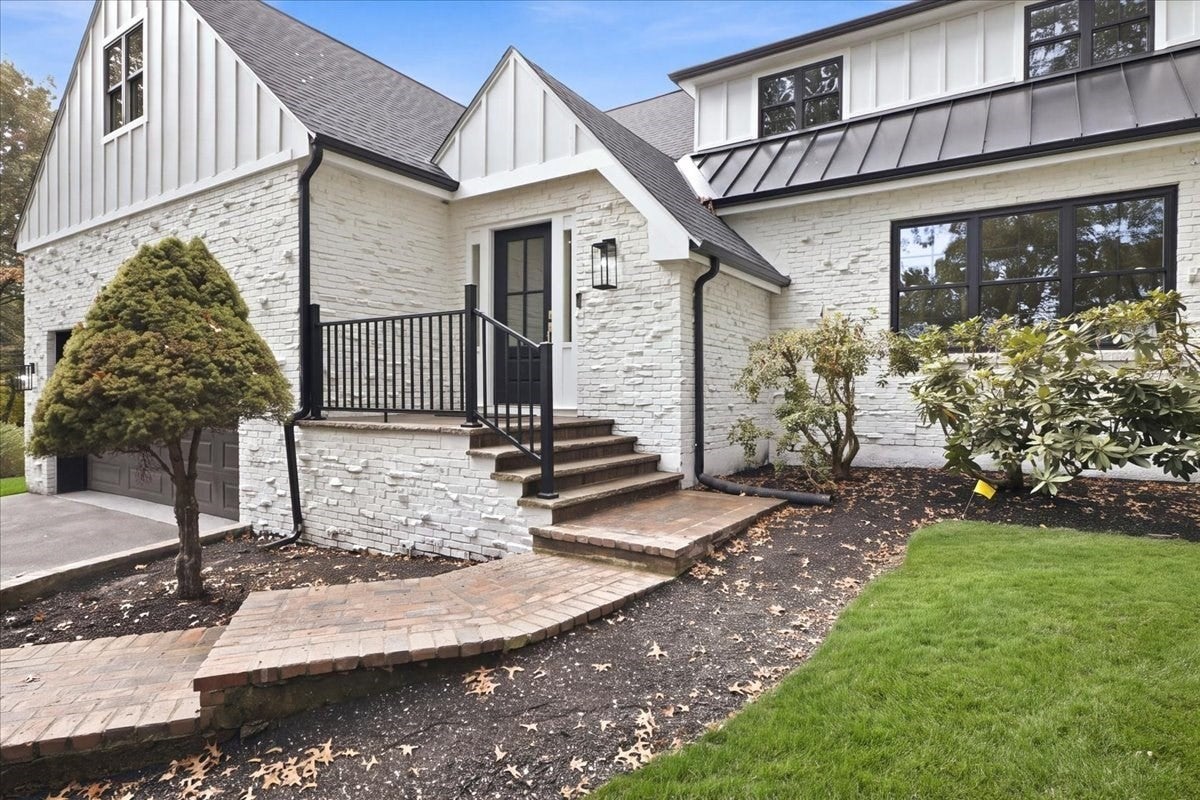 6 Pheasant Hill St