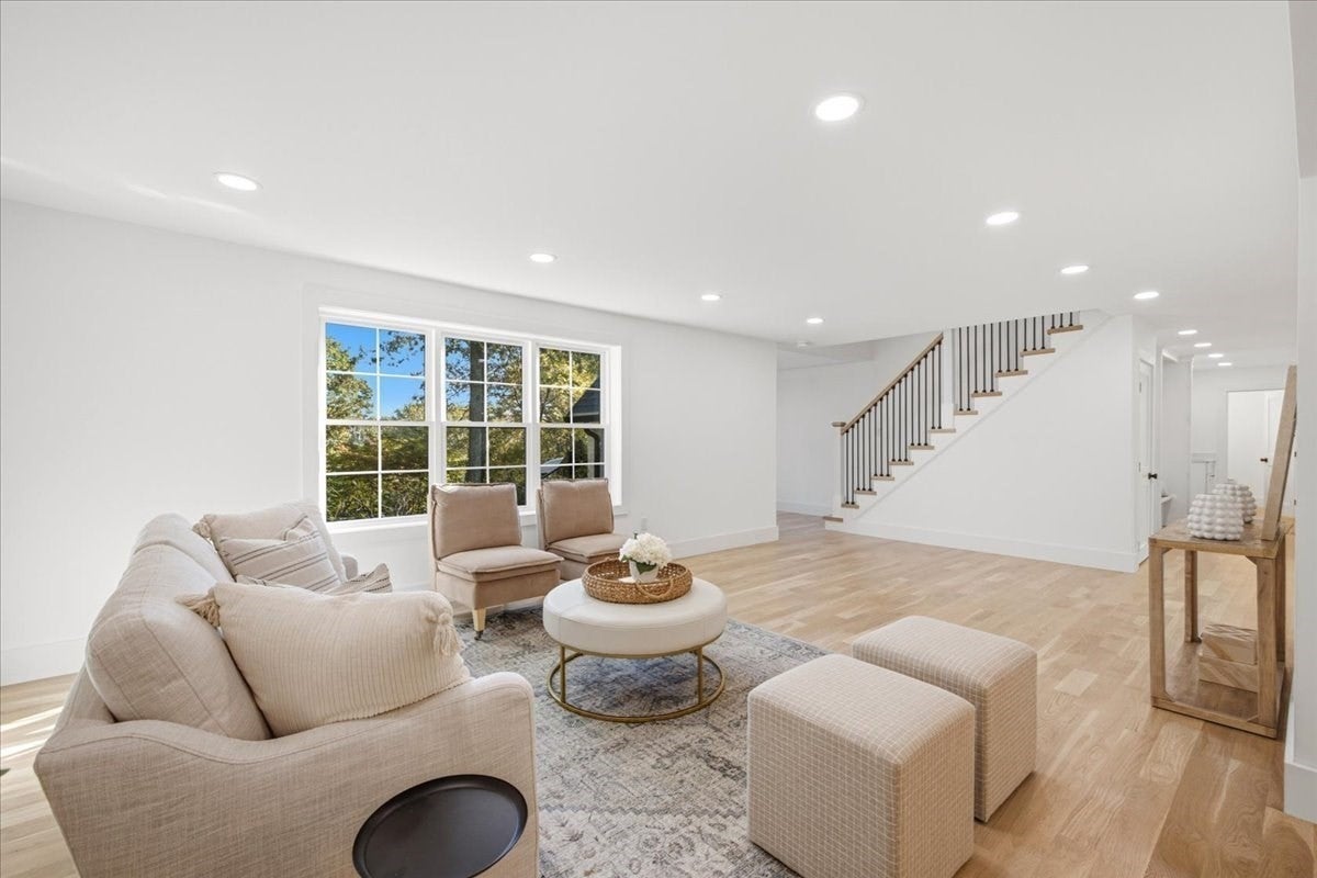 6 Pheasant Hill St