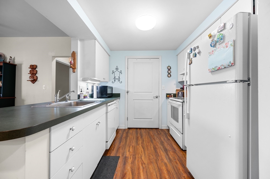 248 Main St 207