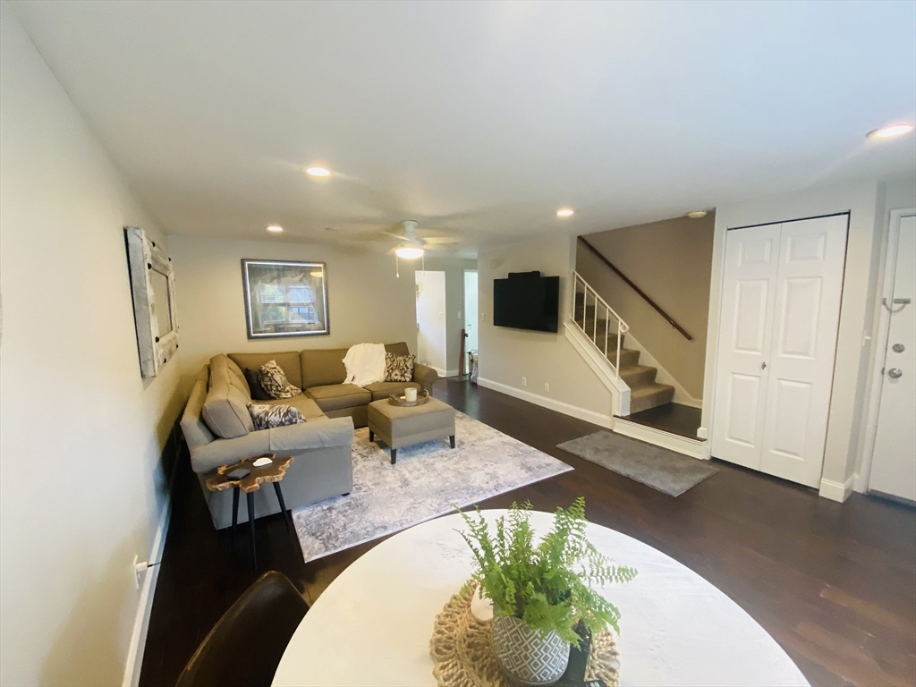 124 Kingston St 124