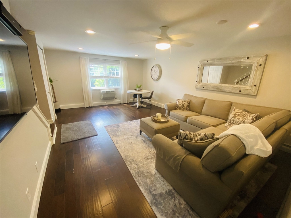 124 Kingston St 124