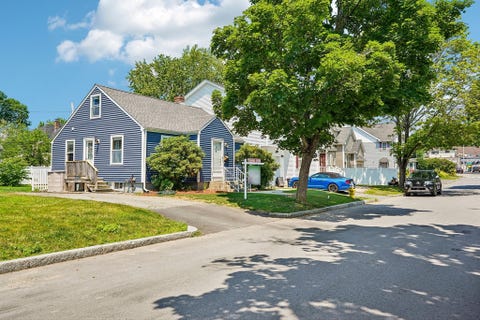 Photo of 10 Standish ST, Worcester, MA 01604 (MLS # 73543549)