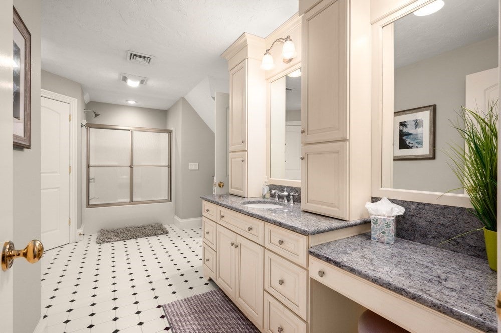 11 Black Horse Lane, Andover, MA, 11 Black Horse Lane, Andover, MA Photo #24
