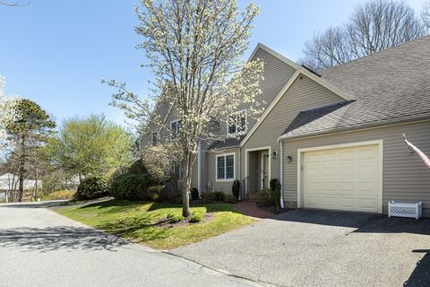 Condominium in Mashpee MA 4 Bishops Park.jpg